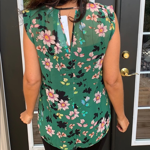 Green top with detachable black cami - Picture 2 of 2